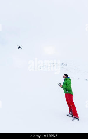 Skibotn, la Norvège. Op Drone drone volant Eirik Heim. Banque D'Images