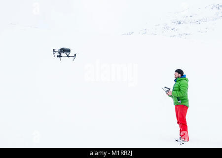 Skibotn, la Norvège. Op Drone drone volant Eirik Heim. Banque D'Images