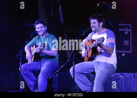 Estopa, les frères José Manuel Muñoz et David Muñoz en concert Banque D'Images