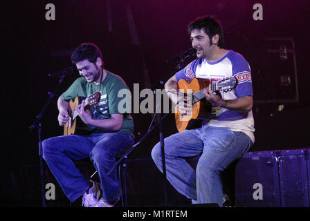 Estopa, les frères José Manuel Muñoz et David Muñoz en concert Banque D'Images