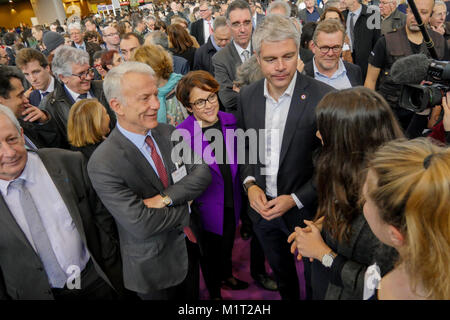 Laurent Wauquiez, Président de Les pays bénéficiait du large visite au salon de l'emploi, Lyon, France Banque D'Images