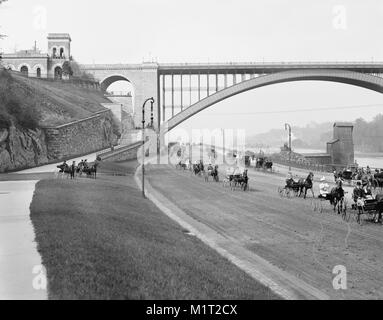 Le Speedway à Nord à Washington Bridge, New York City, New York, USA, Detroit Publishing Company, 1905 Banque D'Images