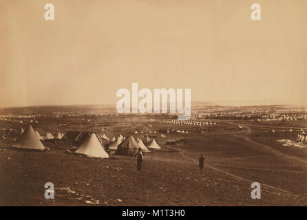 Vue depuis la rue Cathcart's Hill à des campements militaires britanniques, guerre de Crimée, Sébastopol, en Crimée, l'Ukraine, par Roger Fenton, 1855 Banque D'Images