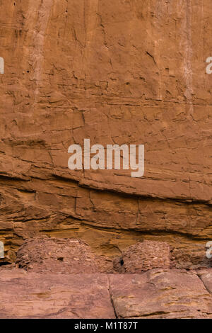 Détail des bâtiments à grande ruine, un village Pueblo ancestrales au sein du site Salt Creek Canyon dans les aiguilles District de Canyonlands National Park, Utah, Banque D'Images