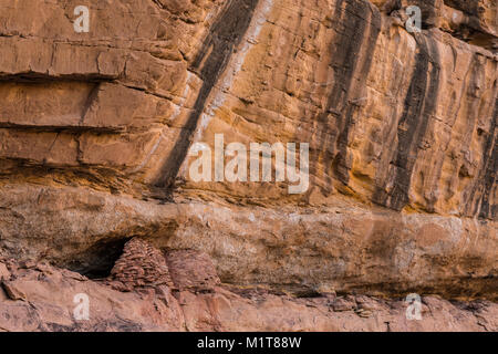 Détail des bâtiments à grande ruine, un village Pueblo ancestrales au sein du site Salt Creek Canyon dans les aiguilles District de Canyonlands National Park, Utah, Banque D'Images