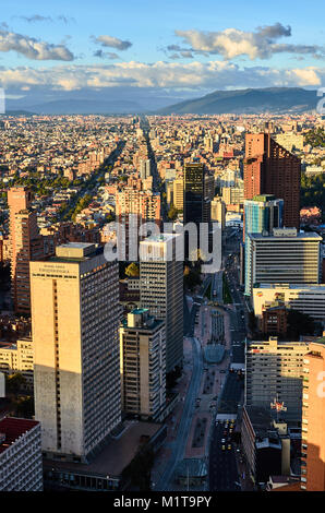 BOGOTA, COLOMBIE - 3 janvier 2015 : une vue de la ville de Bogota à partir du haut de l'édifice Colpatria. Banque D'Images