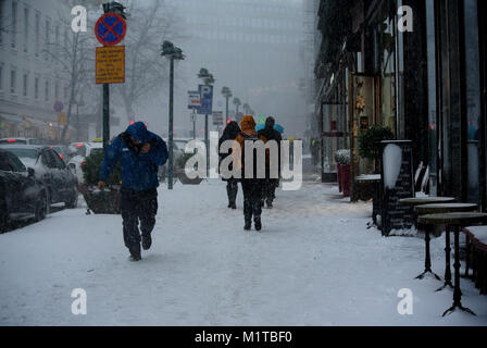 Les fortes chutes de neige Hits Helsinki Banque D'Images