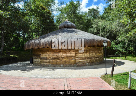 Cortés, COLOMBIE - le 24 janvier 2014 : une petite hutte au Parc National de Guatavita. Banque D'Images