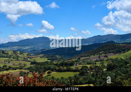 Cortés, COLOMBIE - le 24 janvier 2014 : vue sur les montagnes au parc naturel de Guatavita. Banque D'Images