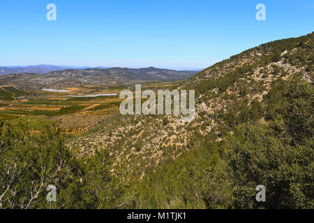 Vue sur la vallée de l'ermitage de Sainte Lucie et Saint Benet, Alcossebre, Espagne Banque D'Images