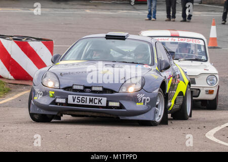 Ford Puma avec chauffeur Ryan Connolly et co-pilote Craig Scoffings au Motorsport News Rally Championship, Circuit de Snetterton, Norfolk, Royaume-Uni. Banque D'Images