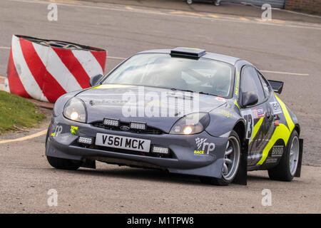 Ford Puma avec chauffeur Ryan Connolly et co-pilote Craig Scoffings au Motorsport News Rally Championship, Circuit de Snetterton, Norfolk, Royaume-Uni. Banque D'Images