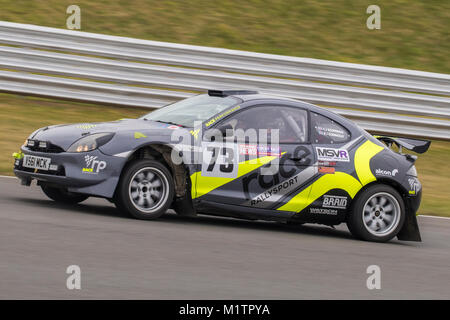 Ford Puma avec chauffeur Ryan Connolly et co-pilote Craig Scoffings au Motorsport News Rally Championship, Circuit de Snetterton, Norfolk, Royaume-Uni. Banque D'Images