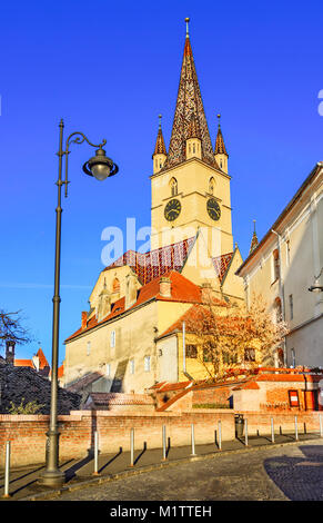 L'Église luthérienne, la basse-ville, la ville de Sibiu, en Transylvanie, Roumanie. Banque D'Images