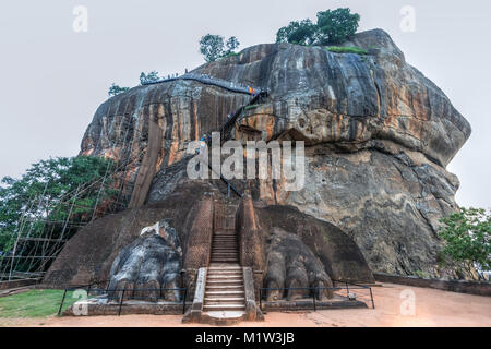 Le Rocher du Lion, Sigiriya, Matale, Province du Centre, au Sri Lanka, en Asie Banque D'Images