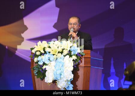 Vientiane, Laos. 2e Février, 2018. Kikeo Khaikhamphithoune, membre du secrétariat du Comité central du Parti Populaire Révolutionnaire Lao et chef de la Commission de la propagande du parti et de la formation, prend la parole lors de la cérémonie d'Laos-China la courroie et le Forum sur la coopération de la route à Vientiane, au Laos, le 2 février 2018. Laos-China la courroie et le Forum sur la coopération de la route le coup d'ici vendredi, en se concentrant sur le développement et la coopération entre les deux pays voisins. Credit : Liu Ailun/Xinhua/Alamy Live News Banque D'Images