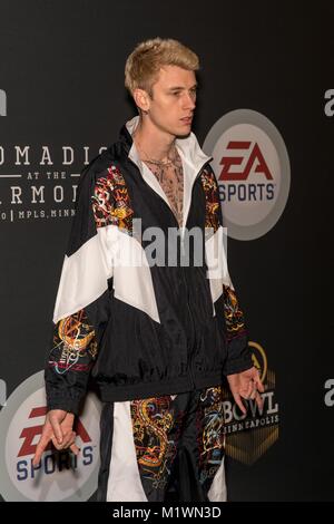 Minneapolis, Minnesota, USA. 1er février, 2018. Le rappeur MACHINE GUN KELLY (GEORGE KELLY BARNES) pose au cours de la backstage bol d'EA Sports à l'Armory à Minneapolis (Minnesota) Crédit : Daniel DeSlover/ZUMA/Alamy Fil Live News Banque D'Images