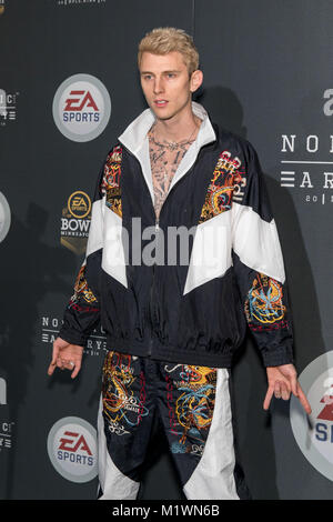 Minneapolis, Minnesota, USA. 1er février, 2018. Le rappeur MACHINE GUN KELLY (GEORGE KELLY BARNES) pose au cours de la backstage bol d'EA Sports à l'Armory à Minneapolis (Minnesota) Crédit : Daniel DeSlover/ZUMA/Alamy Fil Live News Banque D'Images