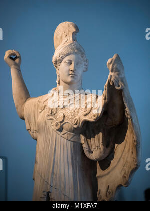 Naples. L'Italie. Statue d'Athéna Promachos romain. Museo Archeologico Nazionale di Napoli. Musée National Archéologique de Naples. Inv. 6007 Athena Banque D'Images