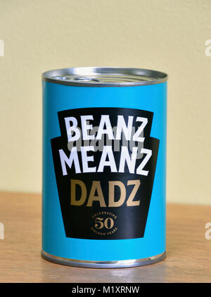 Cafe du clocher Meanz Dadz. Pouvez d'Heinz baked beans. Célébrant 50 années d'or. Banque D'Images