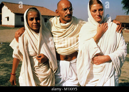 GANDHI 1982 International Film film avec les investisseurs de gauche : Rohini Hattangadi, Ben Kingsley, Geraldine James Banque D'Images