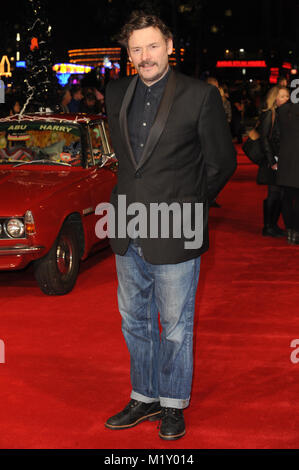 Julian Barratt assiste à la première mondiale de la Harry Hill Film en vue de Leicester Square à Londres. 19 décembre 2013 © Paul Treadway Banque D'Images