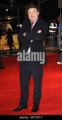 Al Murray assiste à la première mondiale de la Harry Hill Film en vue de Leicester Square à Londres. 19 décembre 2013 © Paul Treadway Banque D'Images