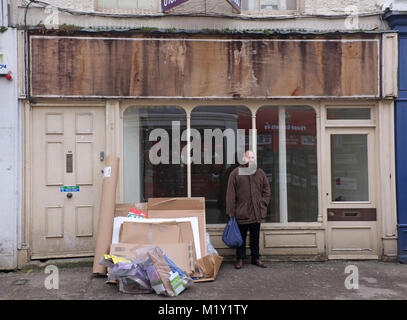 Une boutique vide en Falmouth, Cornwall Banque D'Images