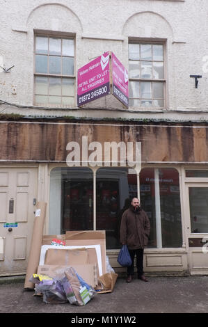 Une boutique vide en Falmouth, Cornwall Banque D'Images