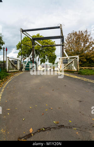 Pont levant du canal. Le Monmouthshire et Brecon Canal, Talybont sur l'Usk, Pays de Galles, Royaume-Uni. Banque D'Images