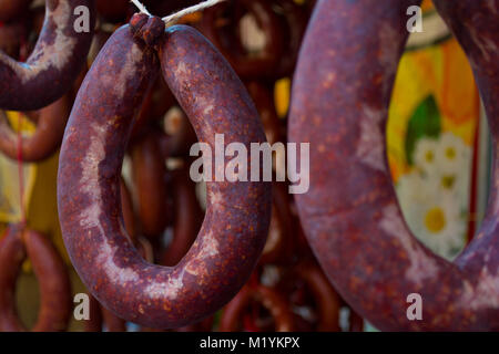 Bain turc traditionnel pepperoni, saucisses Banque D'Images