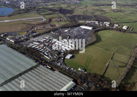 Vue aérienne de l'aéroport parking à Sentinelle, LBA Leeds Bradford Airport Banque D'Images