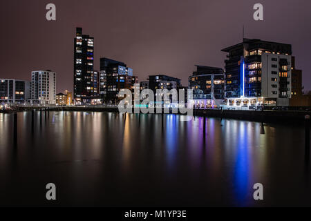 Ocean Village la nuit, Southampton, UK Banque D'Images