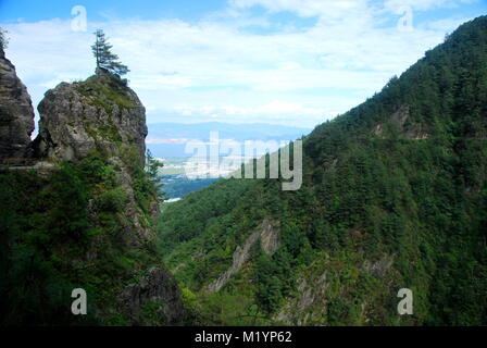 Une vue spectaculaire de Dali comme vu du Mont Cangshan au Yunnan, Chine Banque D'Images