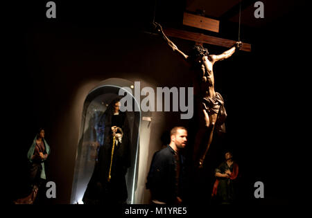 Des images de Jésus Christ crucifijo, la Vierge Marie, Saint Jean et Marie Madeleine affiché dans Tesoros de la Catedral museum à Puebla de los Angeles, Banque D'Images