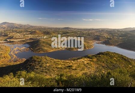 Paysage panoramique vue aérienne panoramique Lac Hodges River Park Green Valley randonnée Trail San Diego County Poway California Bernardo Mountain Skyline Banque D'Images