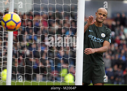 Manchester City's Vincent Kompany réagit au cours de la Premier League match à Turf Moor, Burnley. Banque D'Images