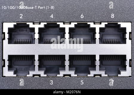 Ports de commutateur réseau close-up Banque D'Images