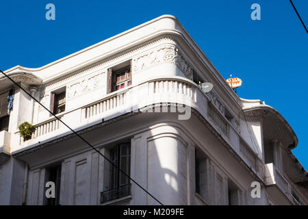 Casablanca, Maroc - 14 janvier 2018 : portrait d'un vieux bâtiment colonial en place des nations unies, Banque D'Images