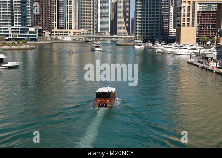 Bateau touristique Banque D'Images