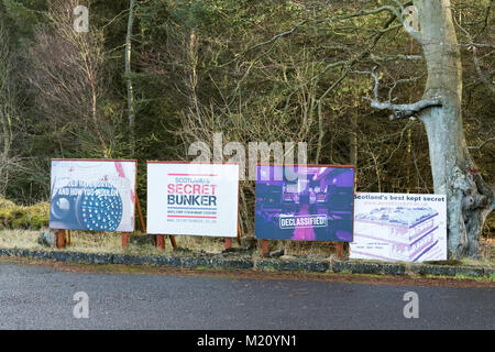 Les panneaux menant à Bunker secret d'Écosse, Troy Bois, Fife, Scotland, UK Banque D'Images