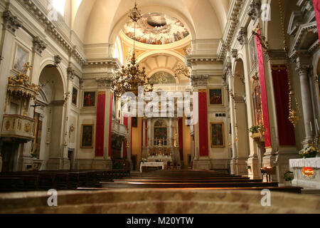 Intérieur de Chiesa Arcipretale di San Martino à Tolmezzo, Italie Banque D'Images