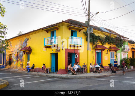 Cartagena, Colombie - Janvier 23th, 2018 : le Bar Solaire, style colonial, à la Calle de San Antonio au quartier Getsemani à Cartage Banque D'Images