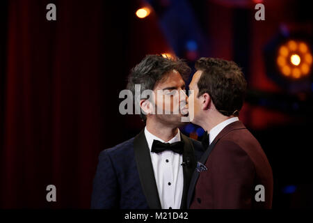 Ernesto acteurs Séville et Joaquin Reyes (kiss) lors de la 32ème assemblée Goya Film Awards à Madrid, le samedi 03 février 2018. Banque D'Images