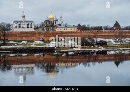 Velikiy Novgorod. Panorama hivernal du Kremlin de Novgorod. L'ancienne ville russe. Banque D'Images