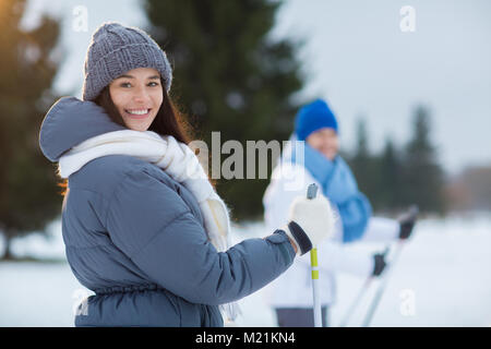 Femme en winterwear Banque D'Images