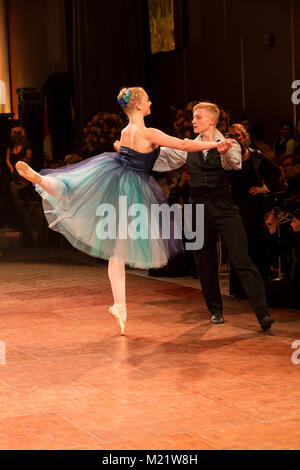 New York, NY - 2 Février 2018 : des danseurs de ballet autrichien Hannah Kickert, Chris Thompson effectuer à New York 63e Opéra de Vienne à Ziegfeld ballroom Banque D'Images