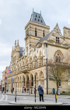 La Guildhall, un bâtiment gothique fantaisie victorienne (siège et bureaux de la mairie) à Northampton, Northamptonshire, Angleterre. Banque D'Images