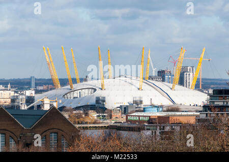 Le Millennium Dome à Greenwich a été conçu par Richard Rogers dans le cadre de l'expérience du millénaire pour célébrer le 3e millénaire. Banque D'Images