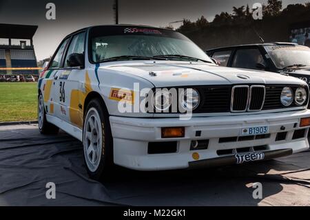 BMW M3 E30 1987 rallye de voitures de course anciennes LA LÉGENDE 2017 Banque D'Images